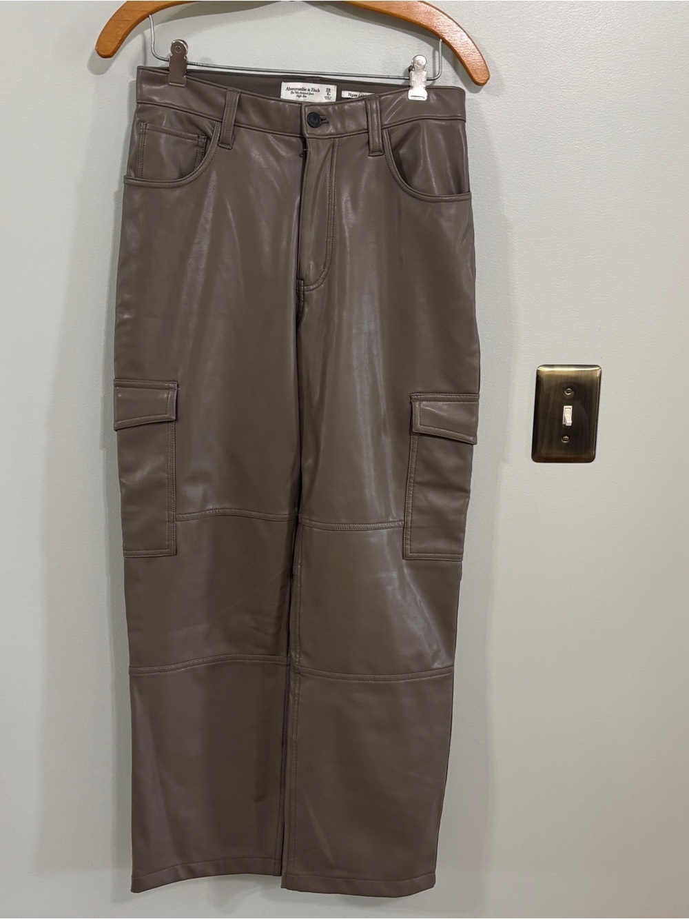 Abercrombie & Fitch Vegan Leather curve love 90’s relaxed high rise Pants 6S